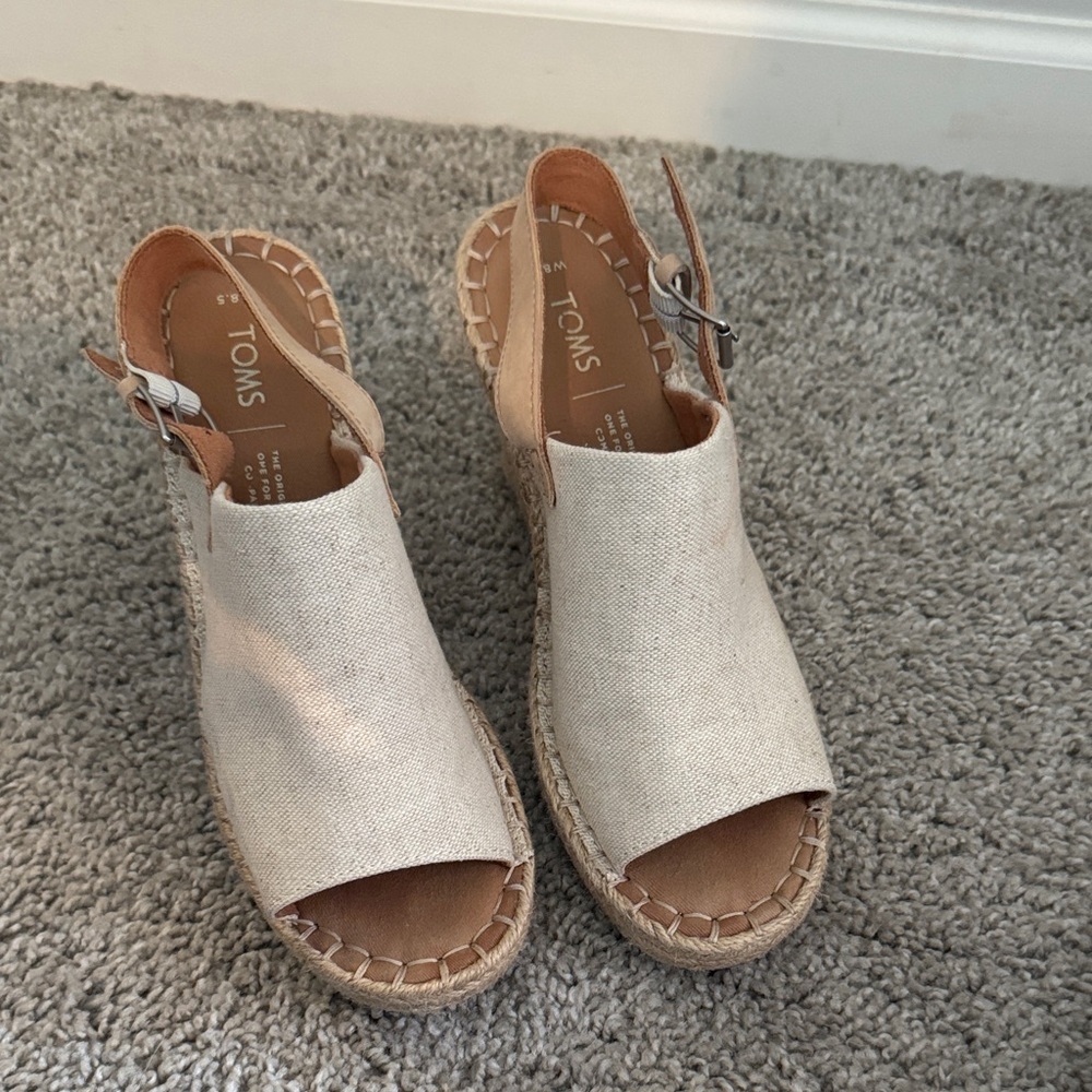 TOMS Women's Tan Espadrille Sandals